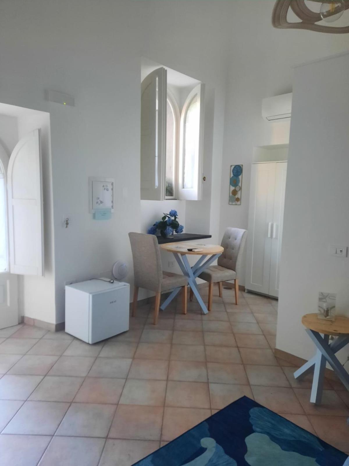 La Casa Delle Camelie Hotel Meta Eksteriør billede