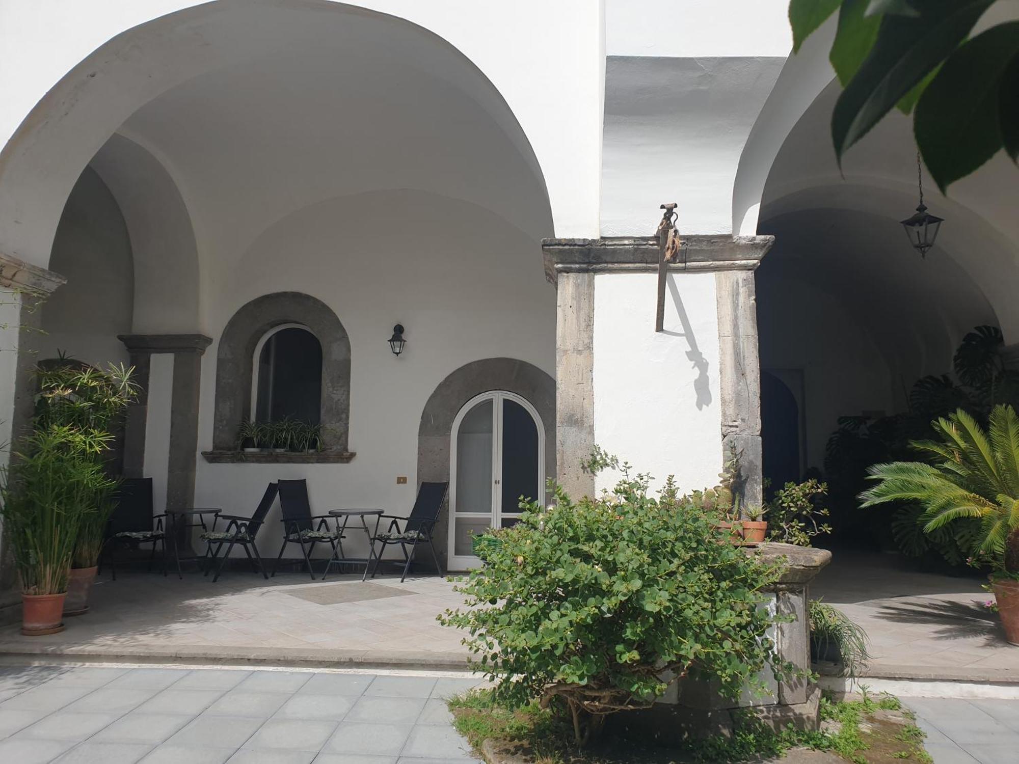 La Casa Delle Camelie Hotel Meta Eksteriør billede